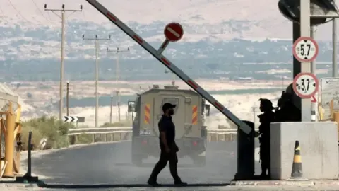 Two Persons Shot in Incident Close to Jordan-West Bank Checkpoint, IDF States