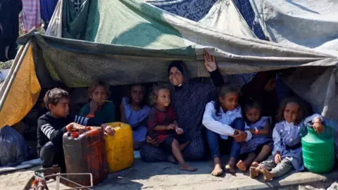 Cataclysmic Crisis in the Gaza Strip as Military Tanks Continue Operations
