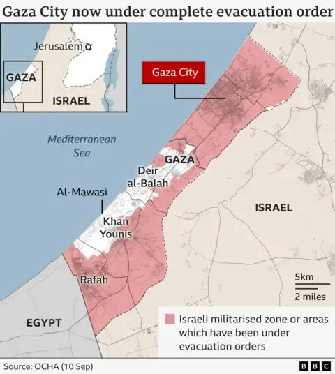 Countless Gaza Residents Escape as Military Forces Move Deeper into Gaza City