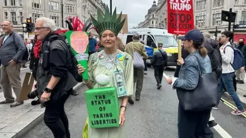 Thousands Demonstrators Gather in Heart of London to Oppose Trump's Return Diplomatic Journey