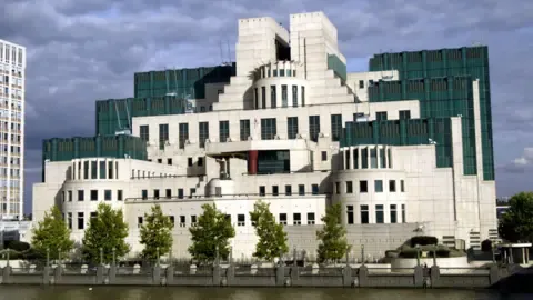 MI6 Rolls Out Dark Web Gateway to Lure Intelligence Sources in the Russian Federation