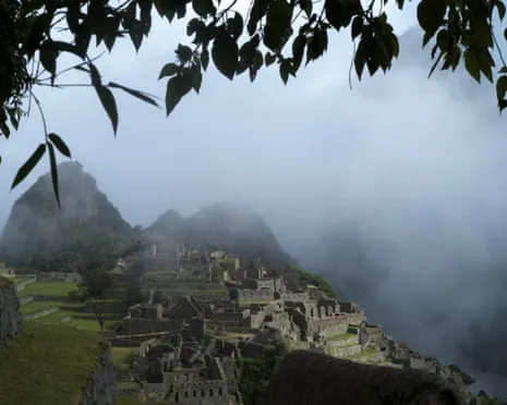 Boulders blocking Train Tracks Trap Nearly 1,000 Tourists en route to Machu Picchu